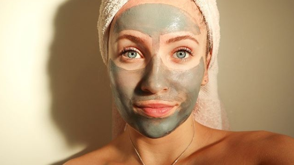 Before & After: Caitlins Results Using Living Nature Skincare
